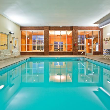 Holiday Inn Express Hotel & Suites Manchester Conference Center By Ihg Εξωτερικό φωτογραφία