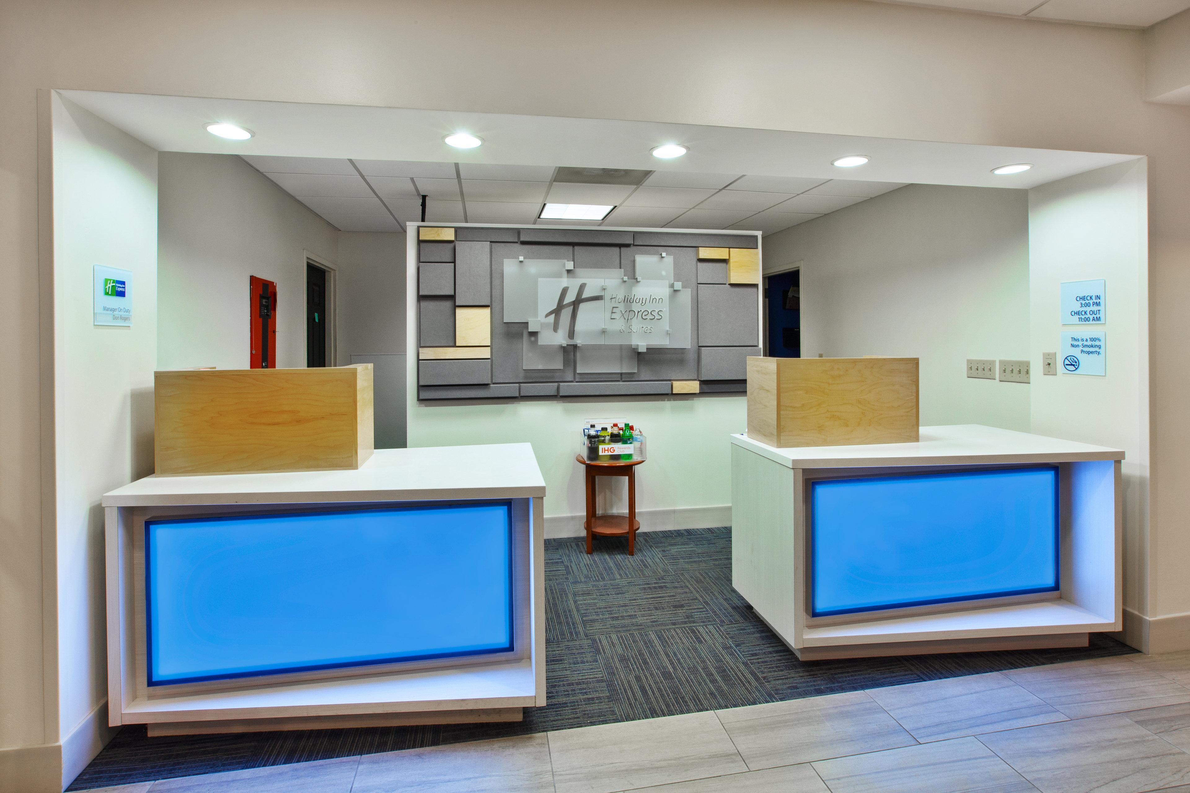 Holiday Inn Express Hotel & Suites Manchester Conference Center By Ihg Εξωτερικό φωτογραφία