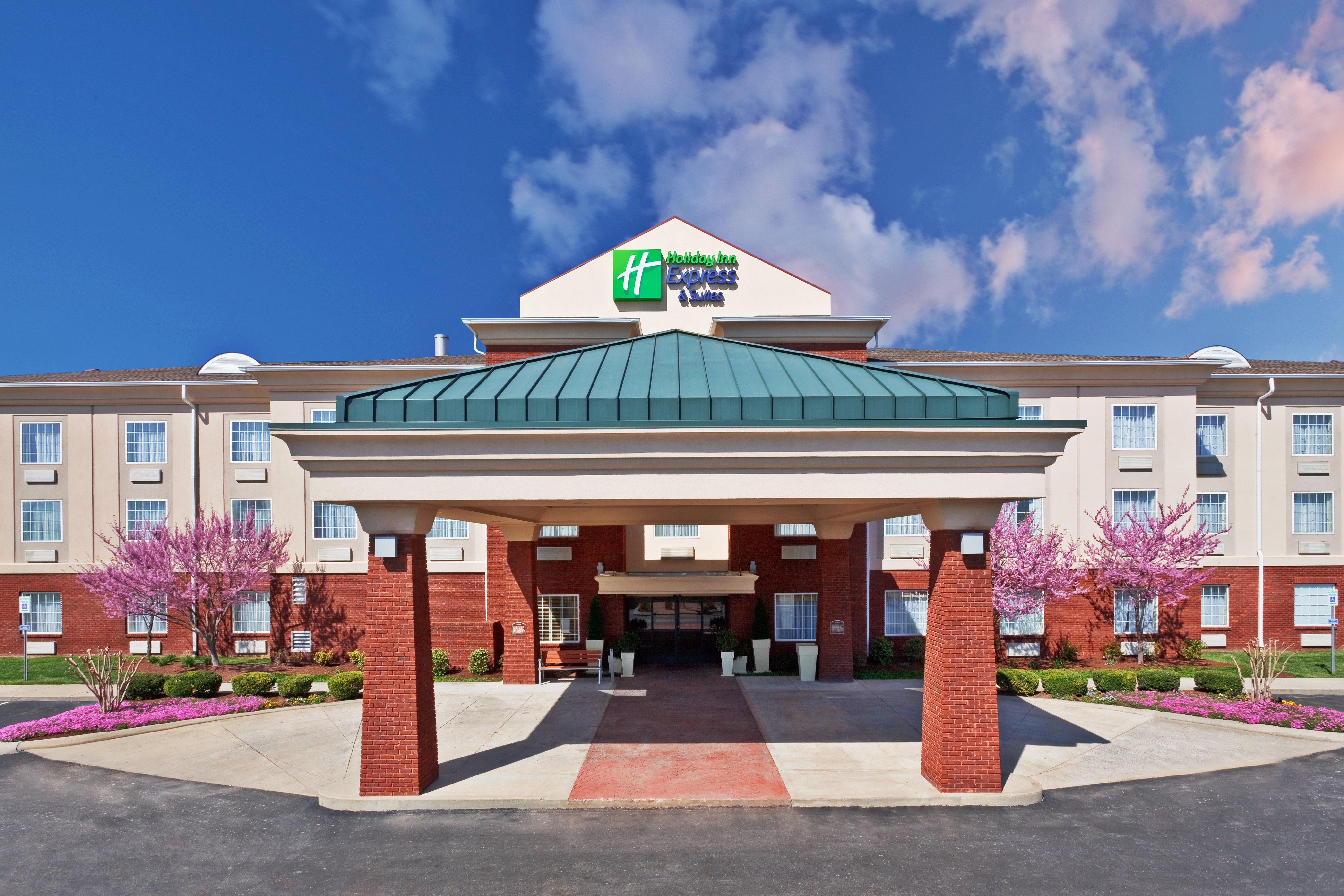Holiday Inn Express Hotel & Suites Manchester Conference Center By Ihg Εξωτερικό φωτογραφία